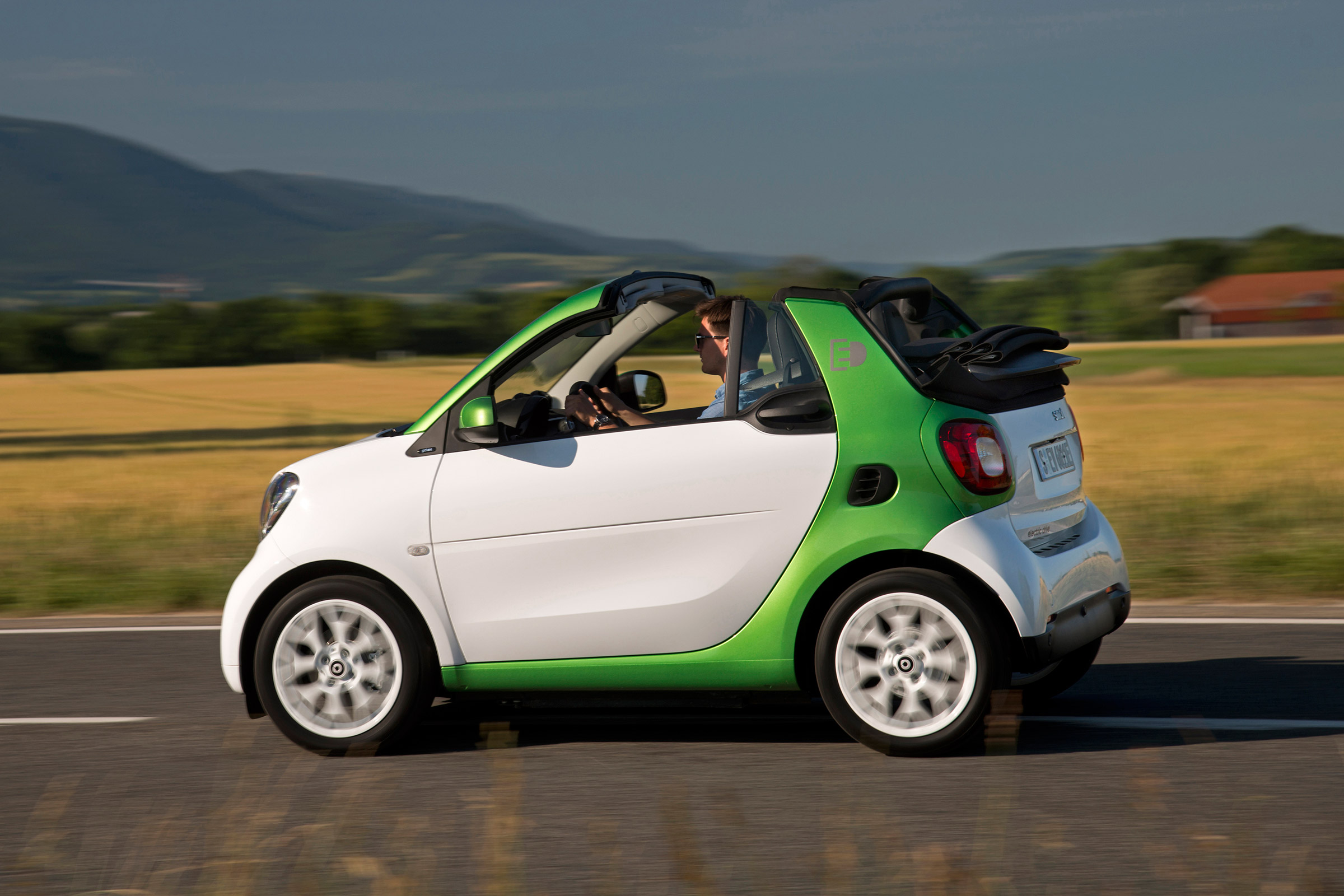Smart ForTwo Electric Drive Cabrio - side