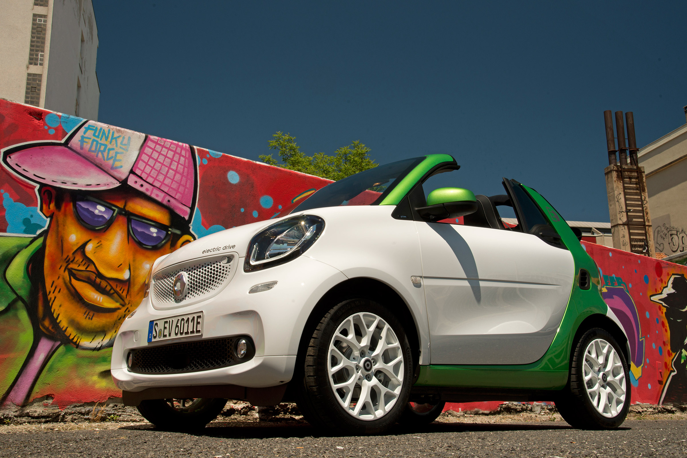 Smart ForTwo Electric Drive Cabrio - front/side static