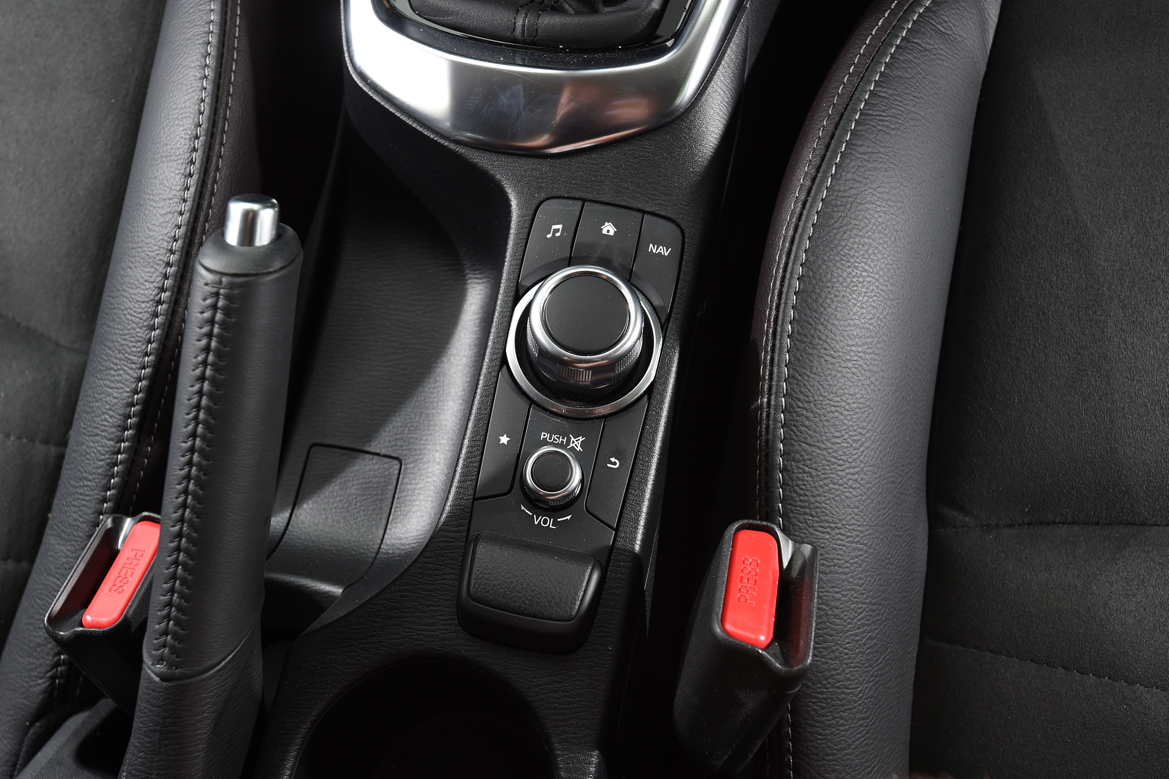 Mazda 2 - interior