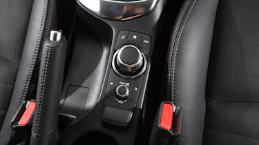 Mazda 2 - interior