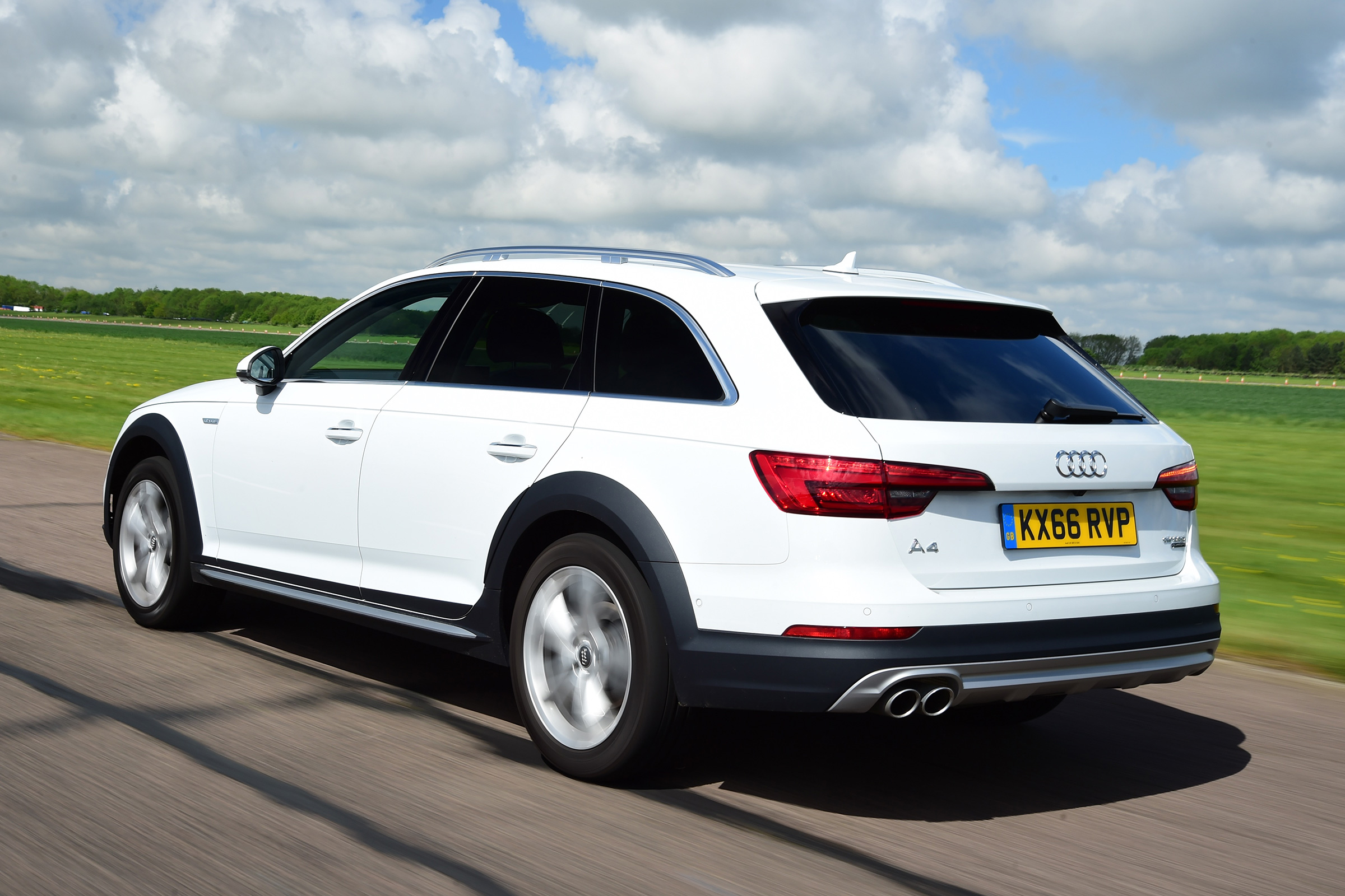 Audi A4 Allroad - rear