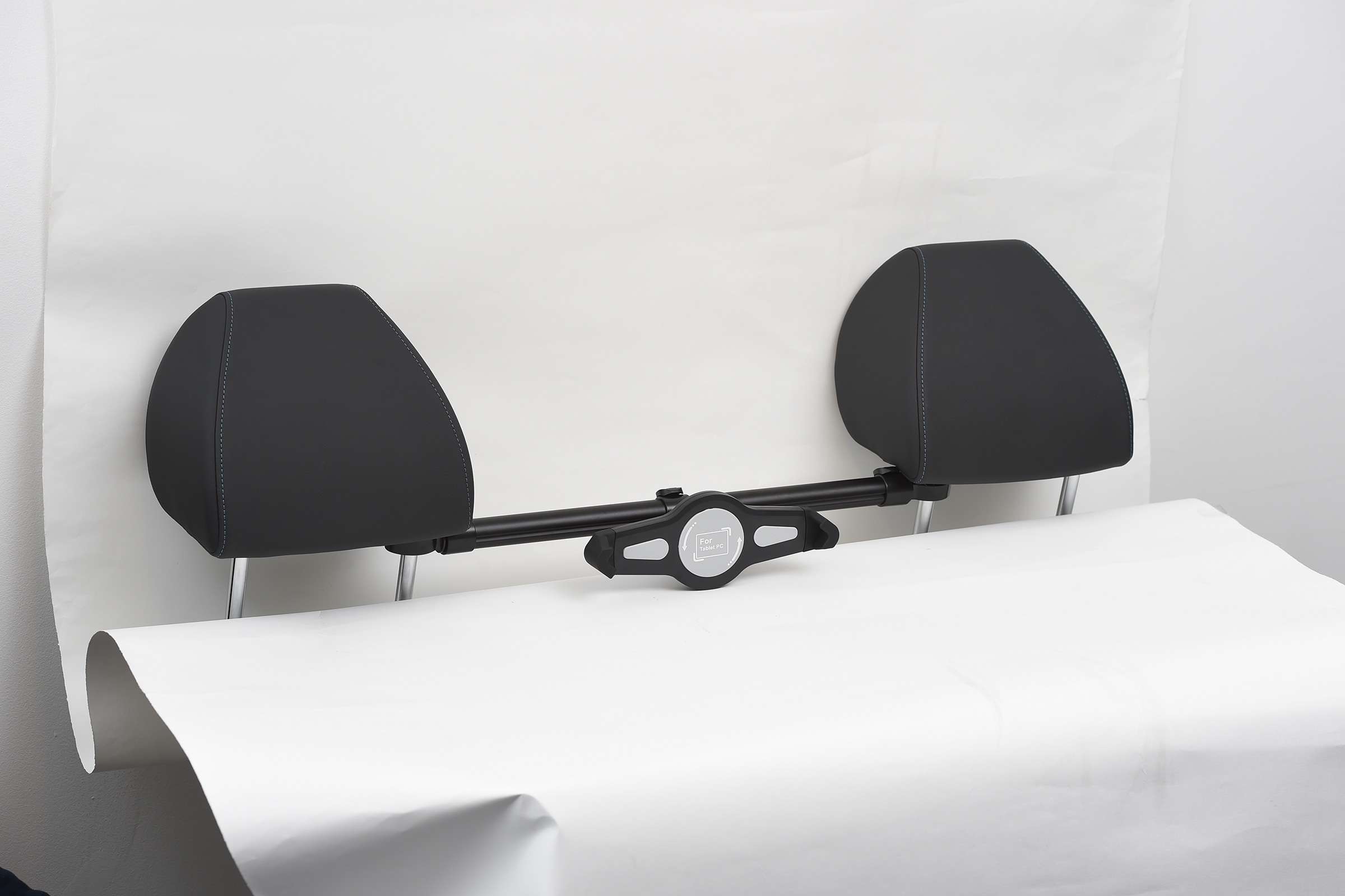 Family Holiday Kit - Olixar Universal Car Headrest Mount Pro