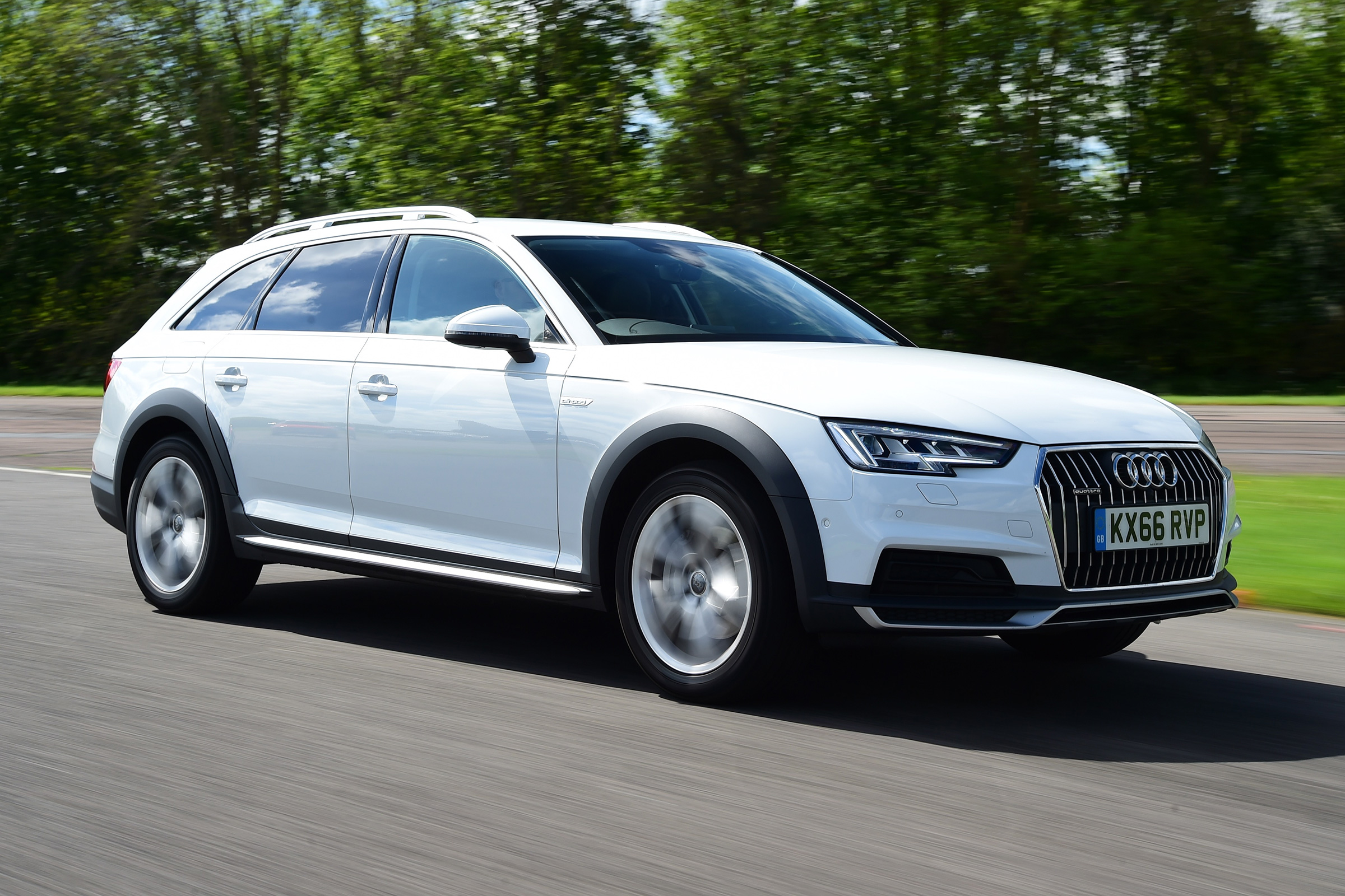 Audi A4 Allroad - front