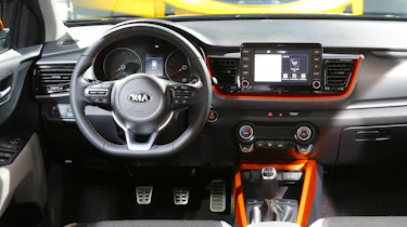 Kia Stonic - studio dash