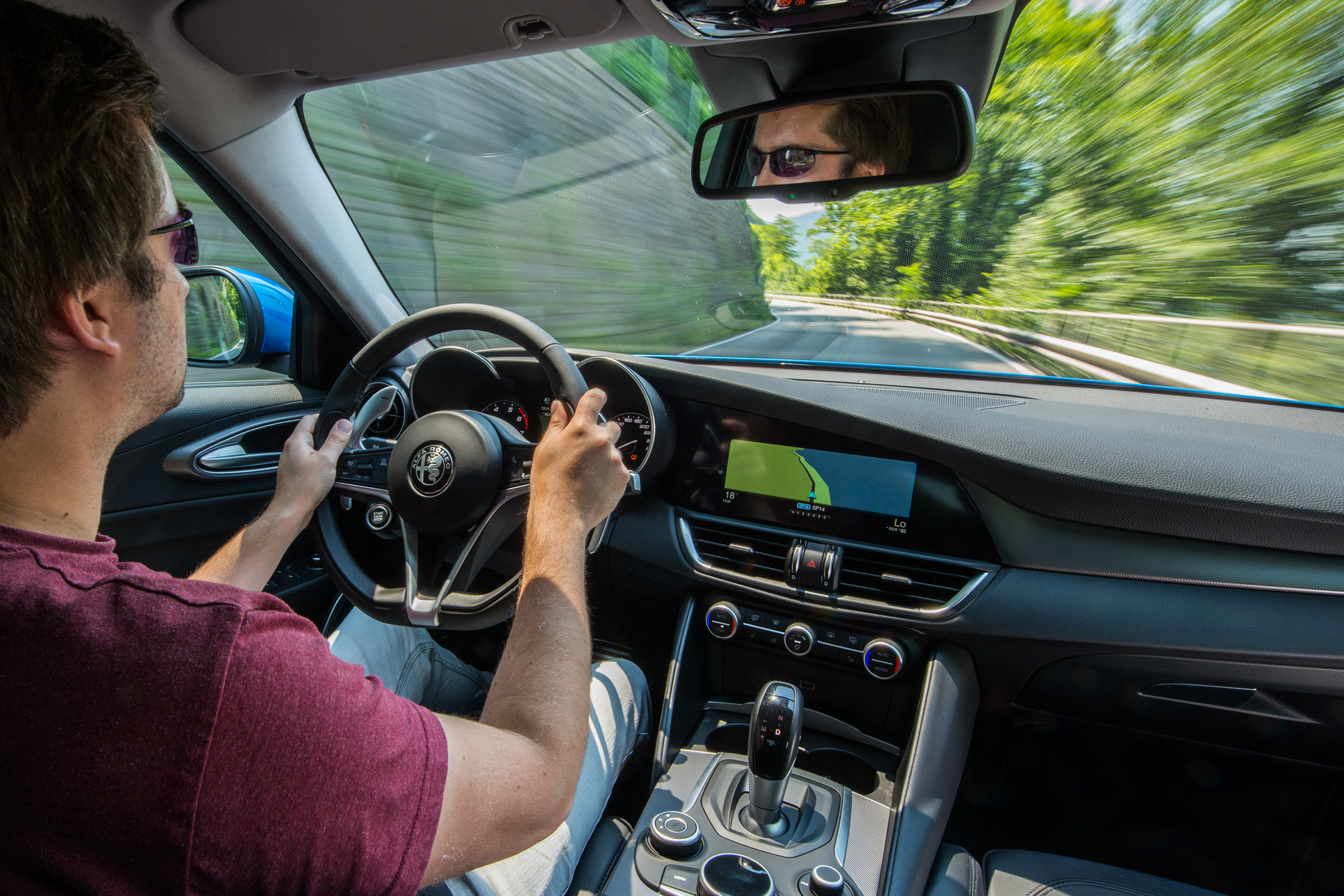 Alfa Romeo Giulia Veloce - interior