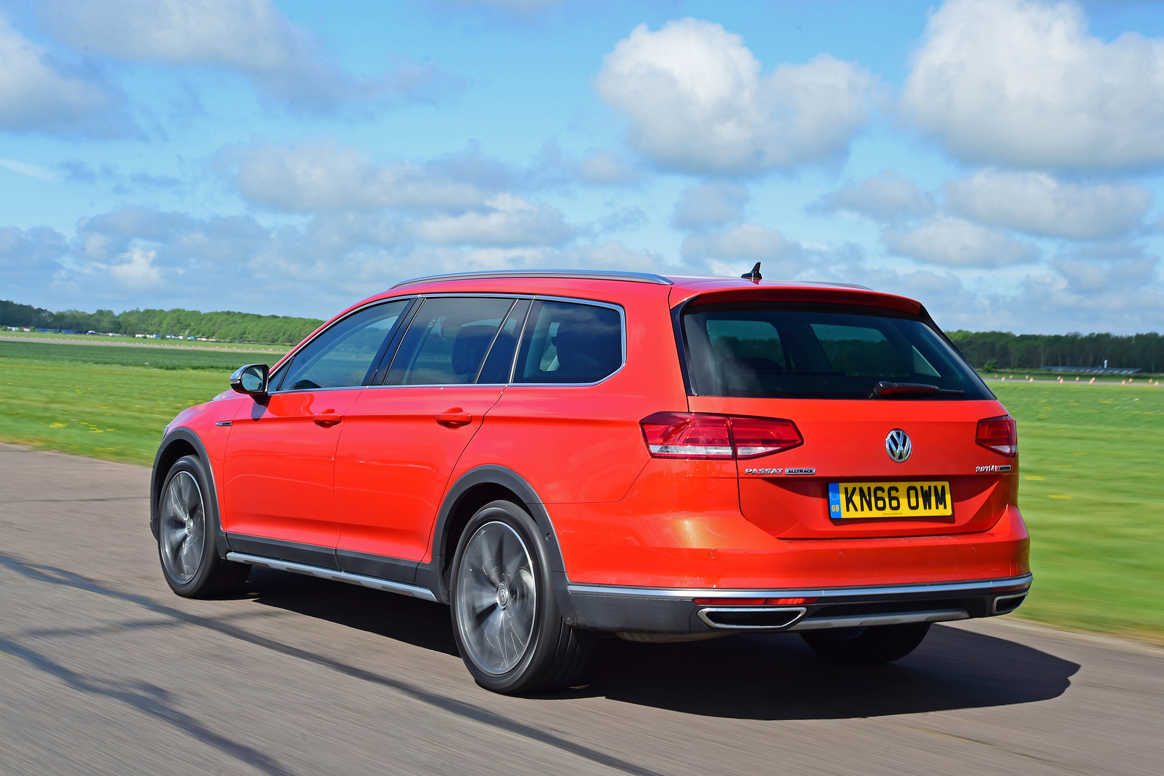 Volkswagen Passat Alltrack - rear