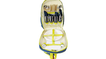 Best picnic backpacks - Hi Gear Four-Person Picnic Set