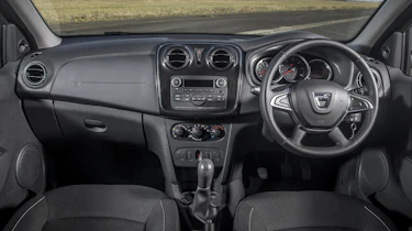 Dacia Sandero SCe 75 Ambiance - interior