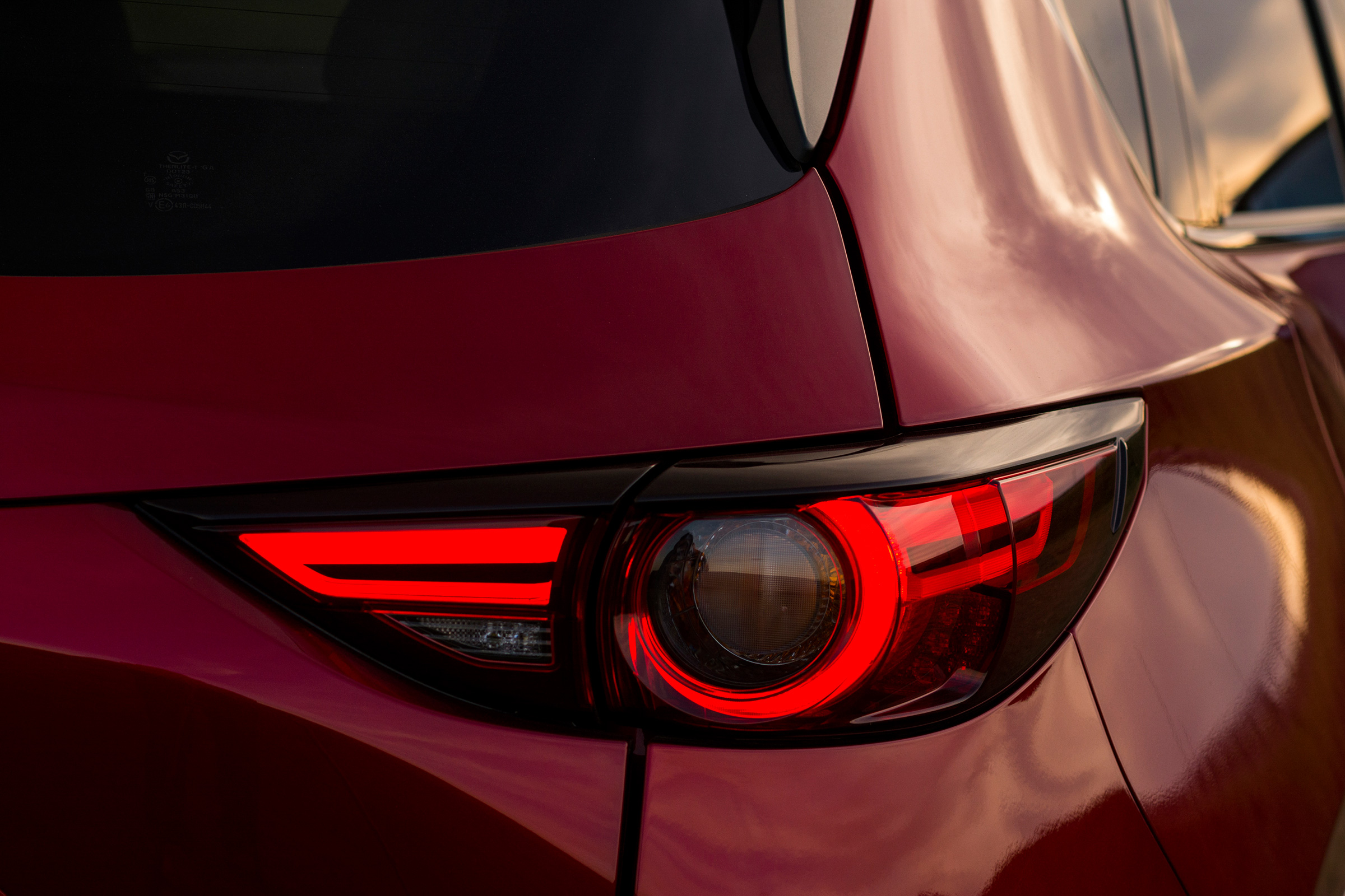 Mazda CX-5 2.2d Sport Nav - taillight