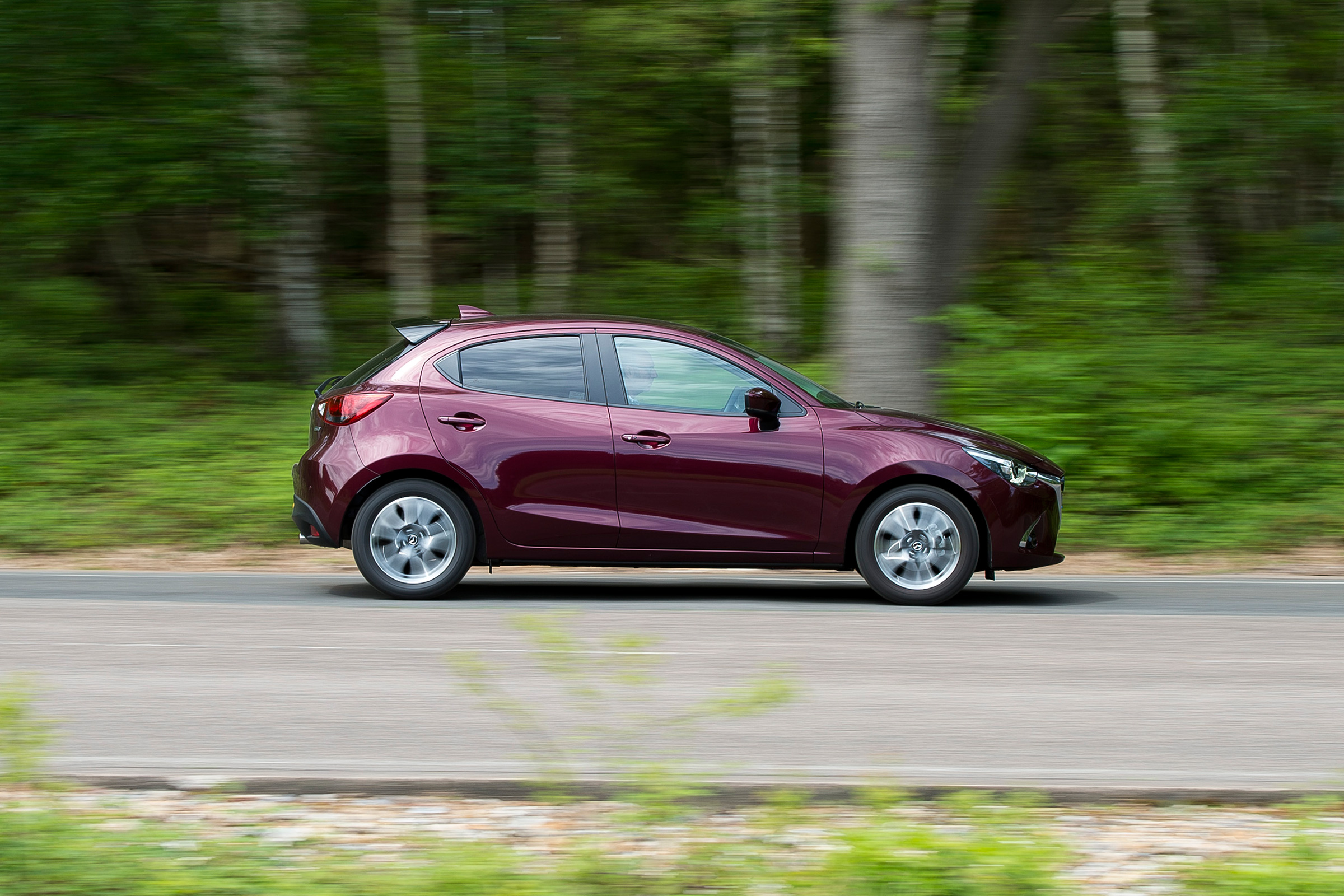 Mazda 2 - side