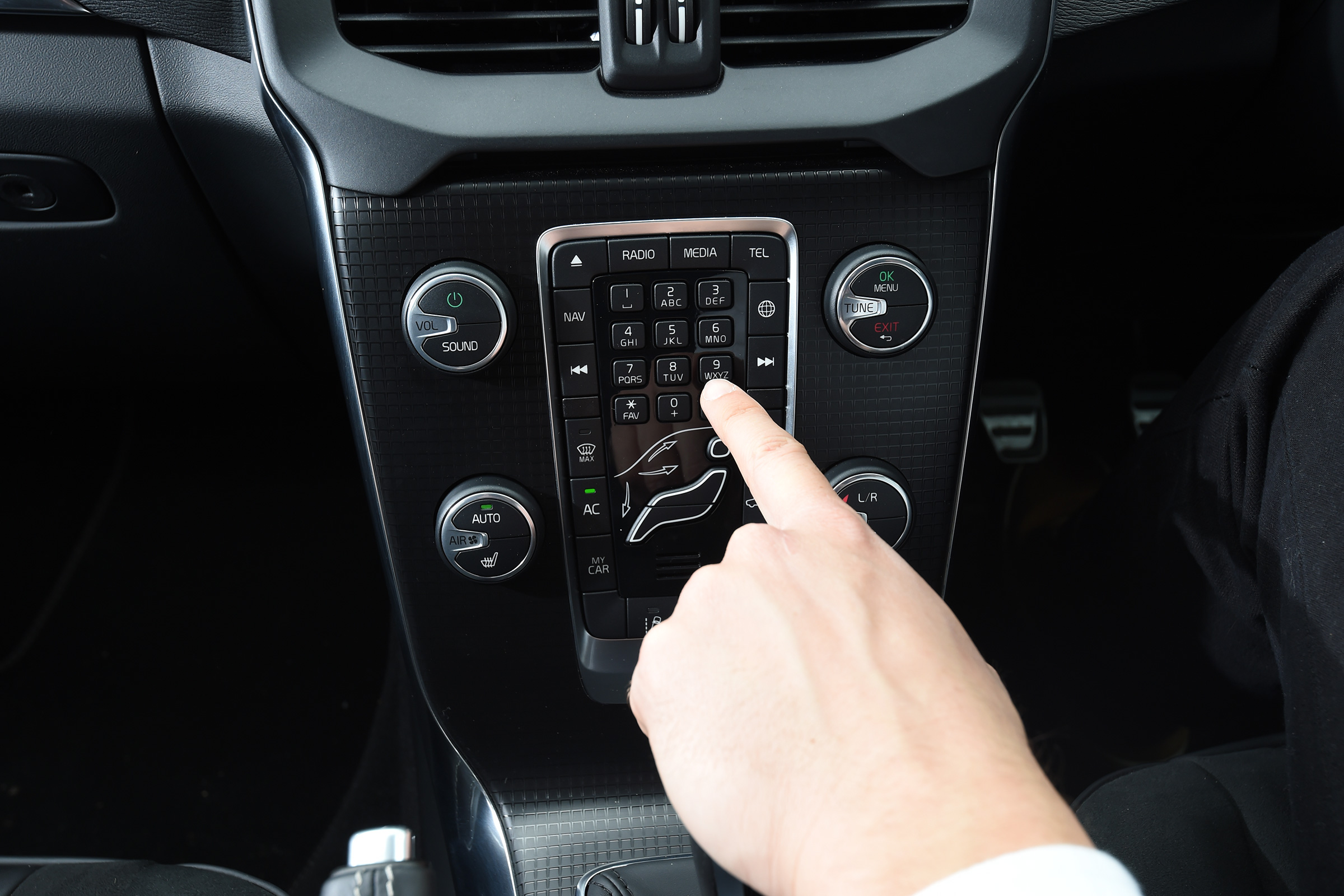 Volvo V40 - dashboard