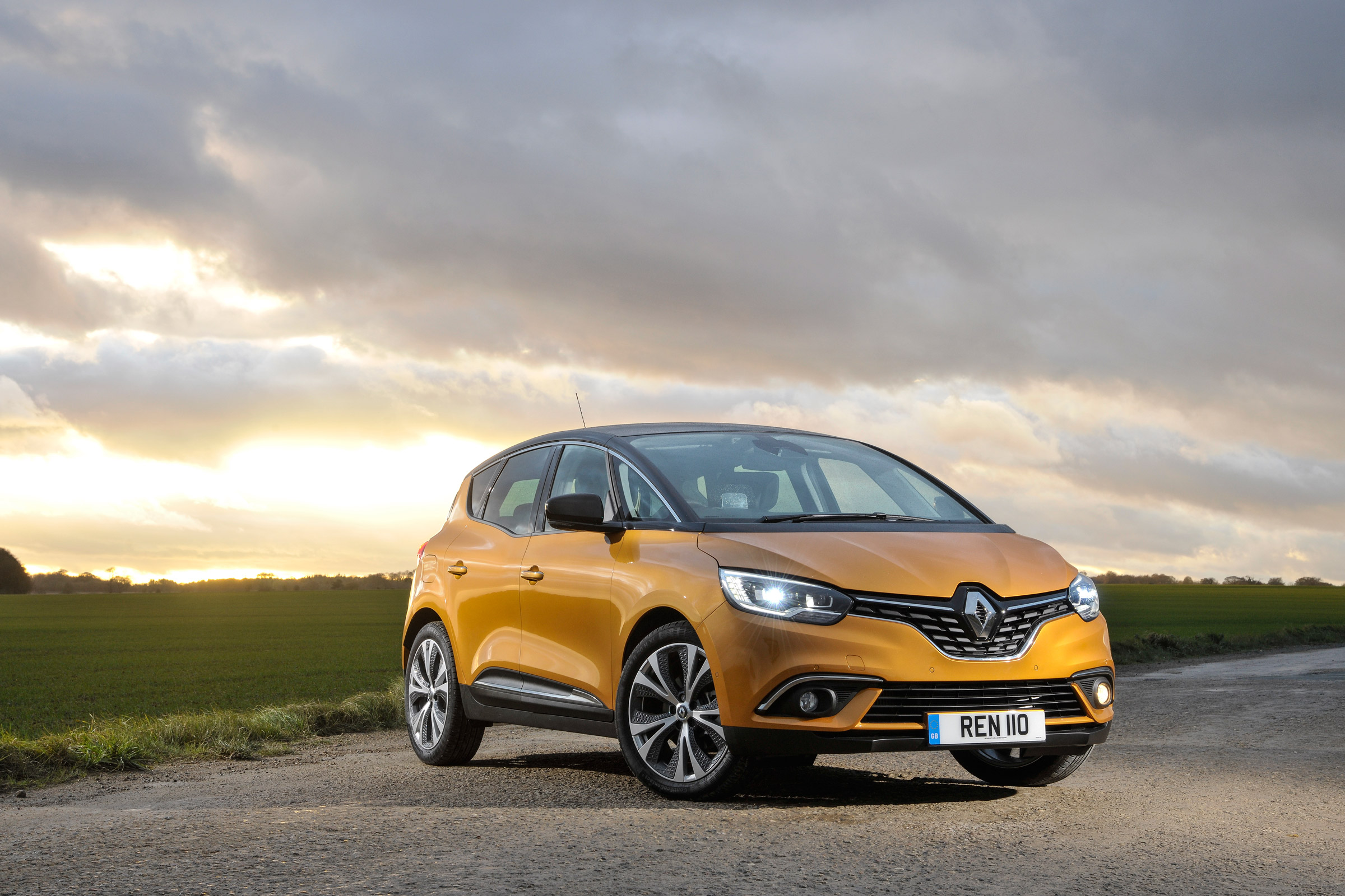 Renault Scenic and Grand Scenic Hybrid Assist - 20