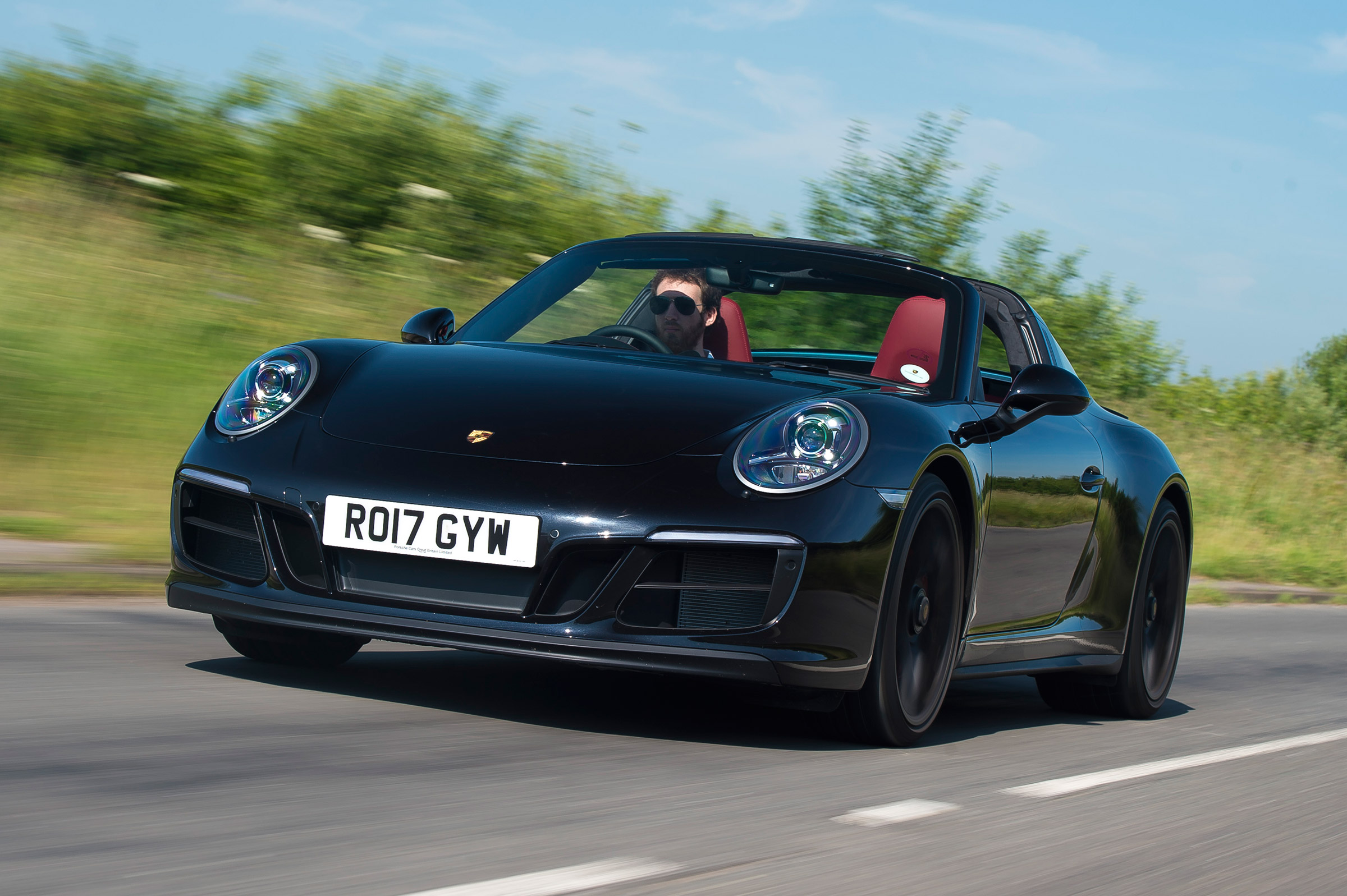 Porsche 911 Targa GTS - front
