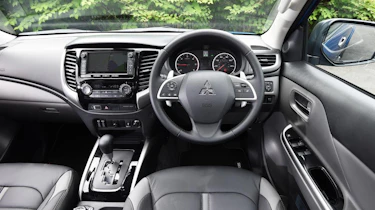 Mitsubishi L200 - dash