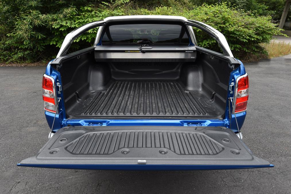 Mitsubishi L200 - load bay
