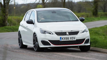 Peugeot 308 GTi - front cornering