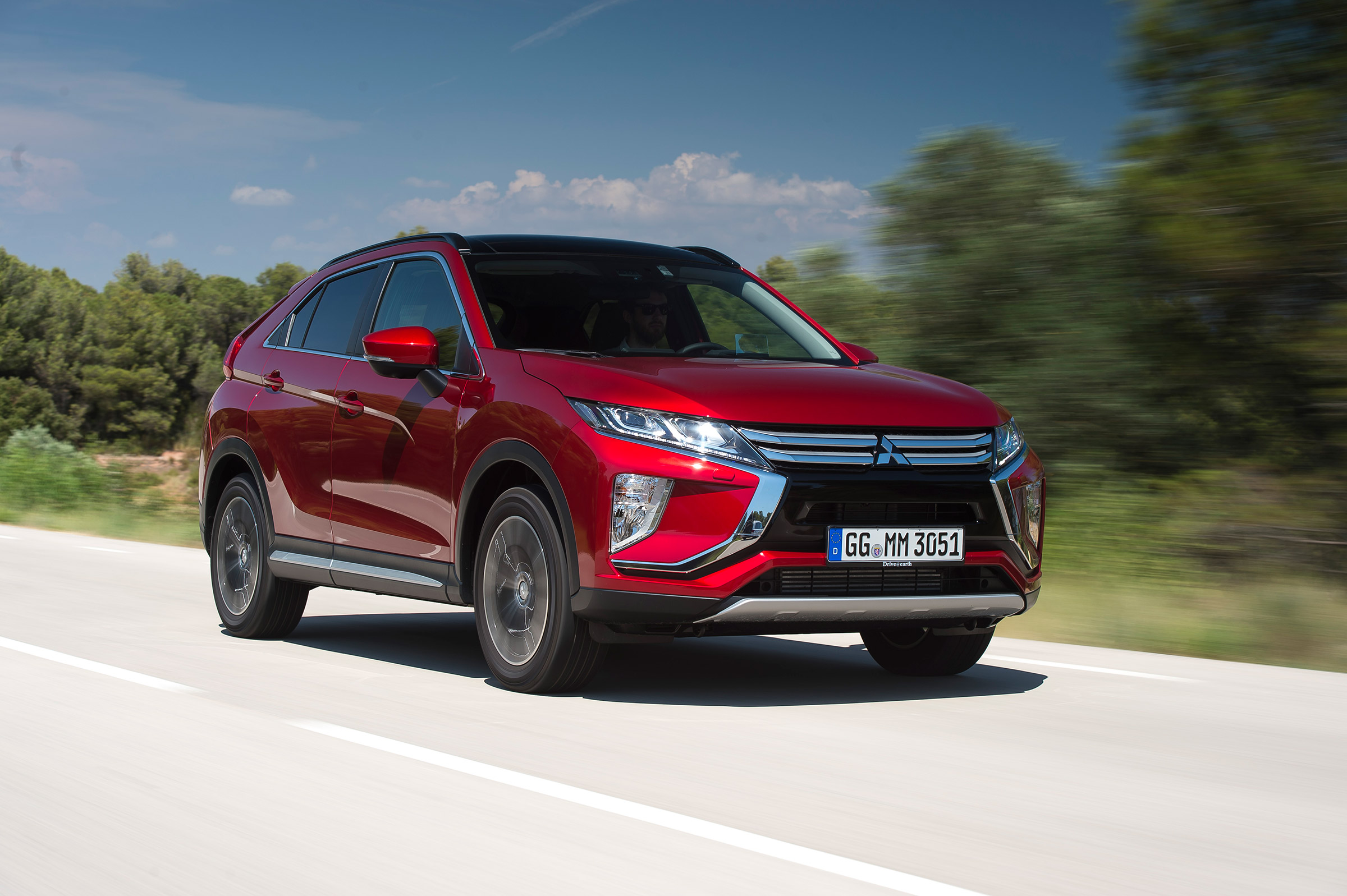 Mitsubishi Eclipse Cross - front tracking