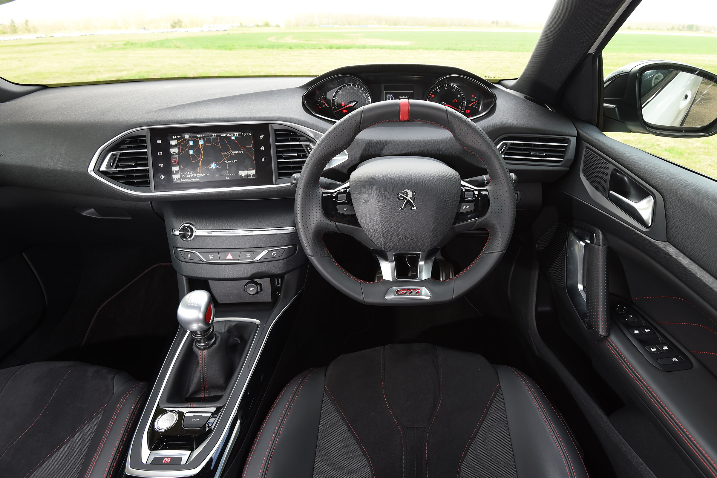 Peugeot 308 GTi - dash