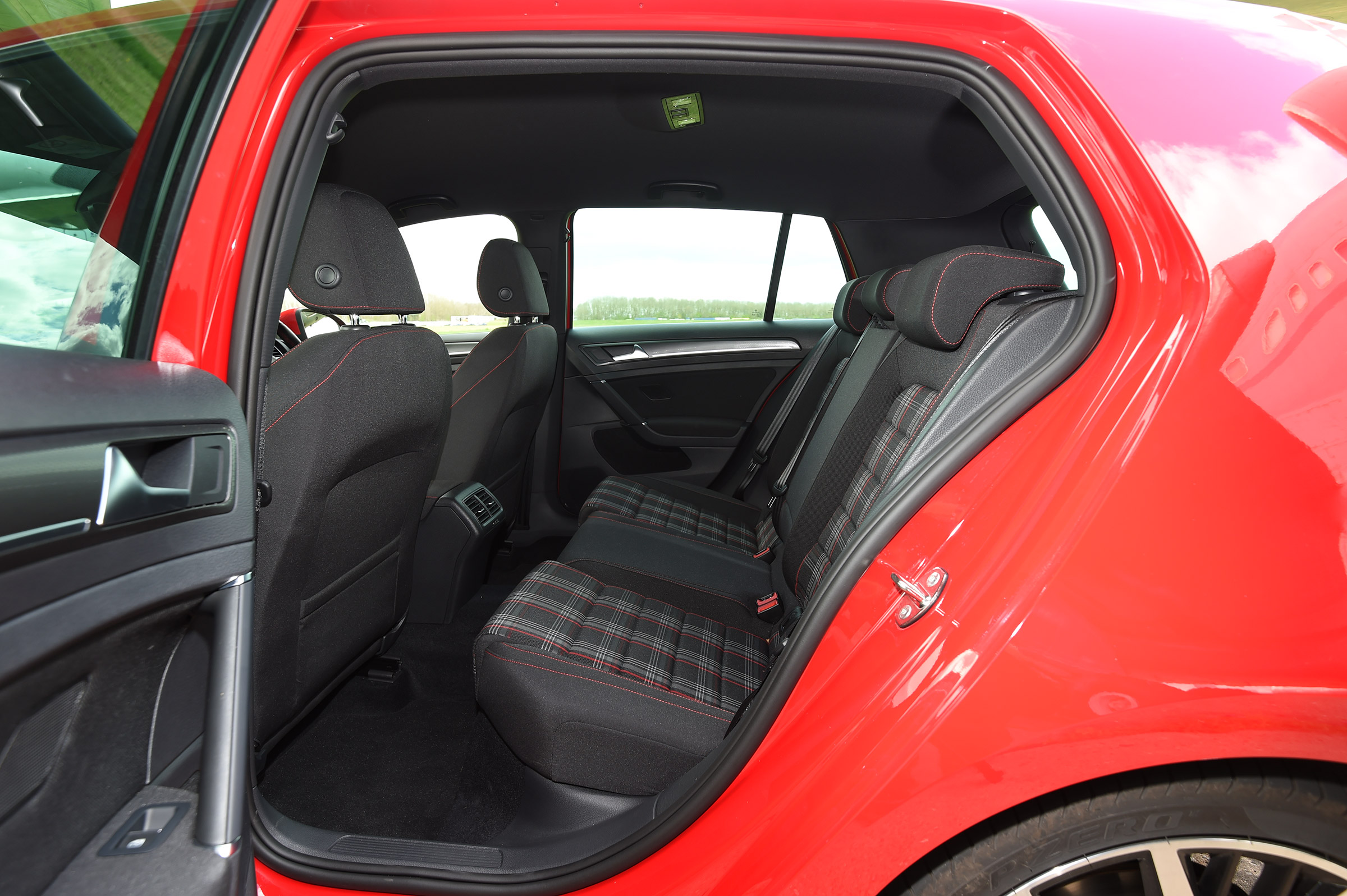Volkswagen Golf GTI - rear seats