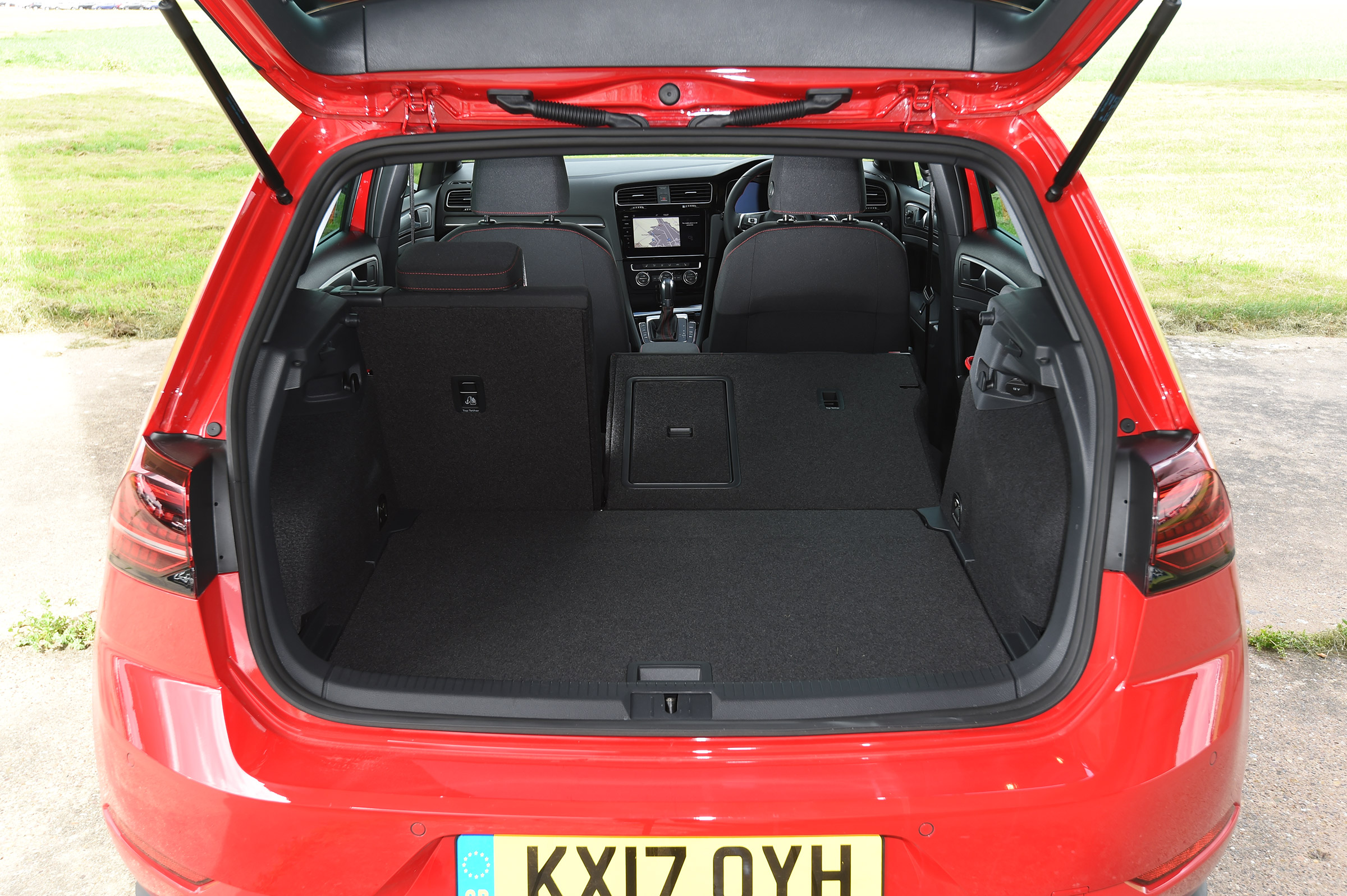 Volkswagen Golf GTI - boot