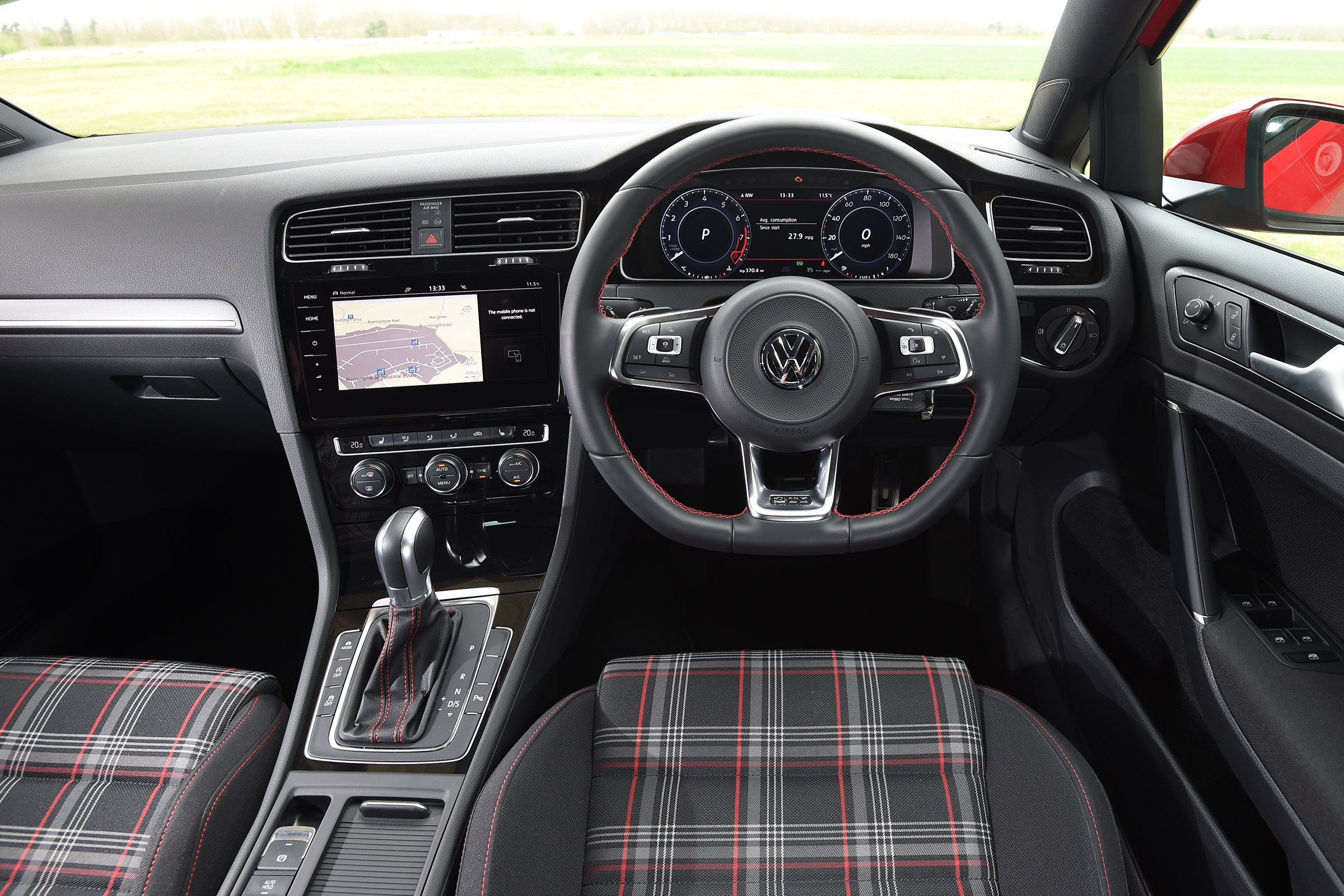 Volkswagen Golf GTI - dash