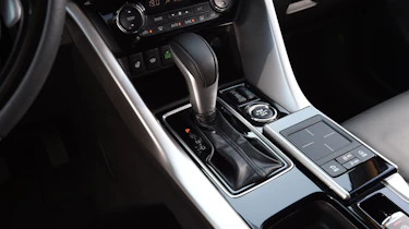 Mitsubishi Eclipse Cross - centre console