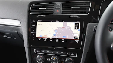 Volkswagen Golf GTI - sat-nav