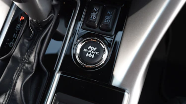 Mitsubishi Eclipse Cross - start/stop