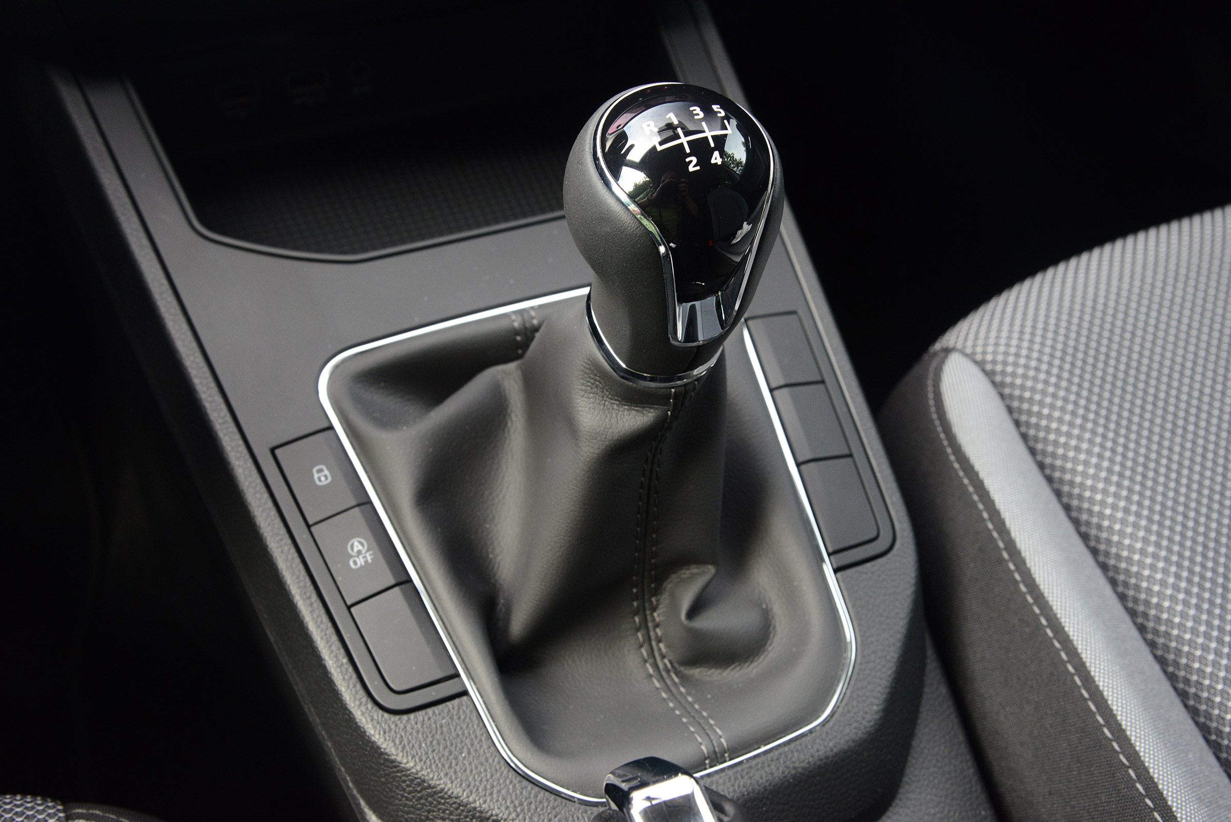 New SEAT Ibiza - gear stick