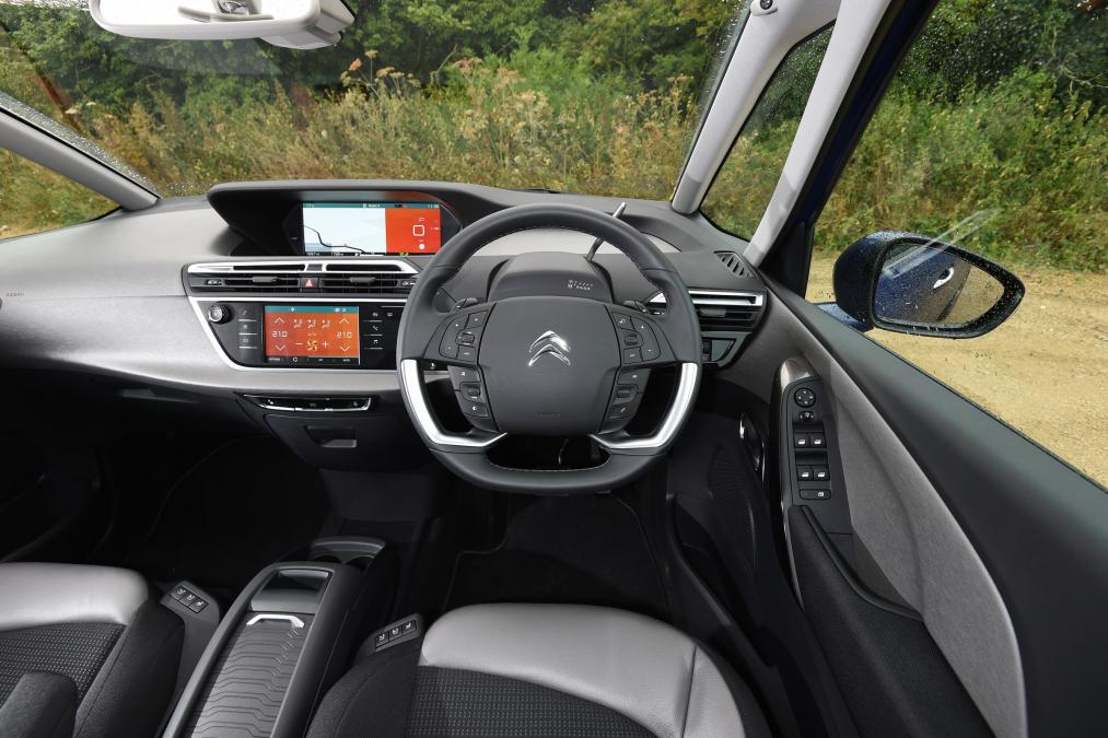 Citroen Grand C4 Picasso - dash