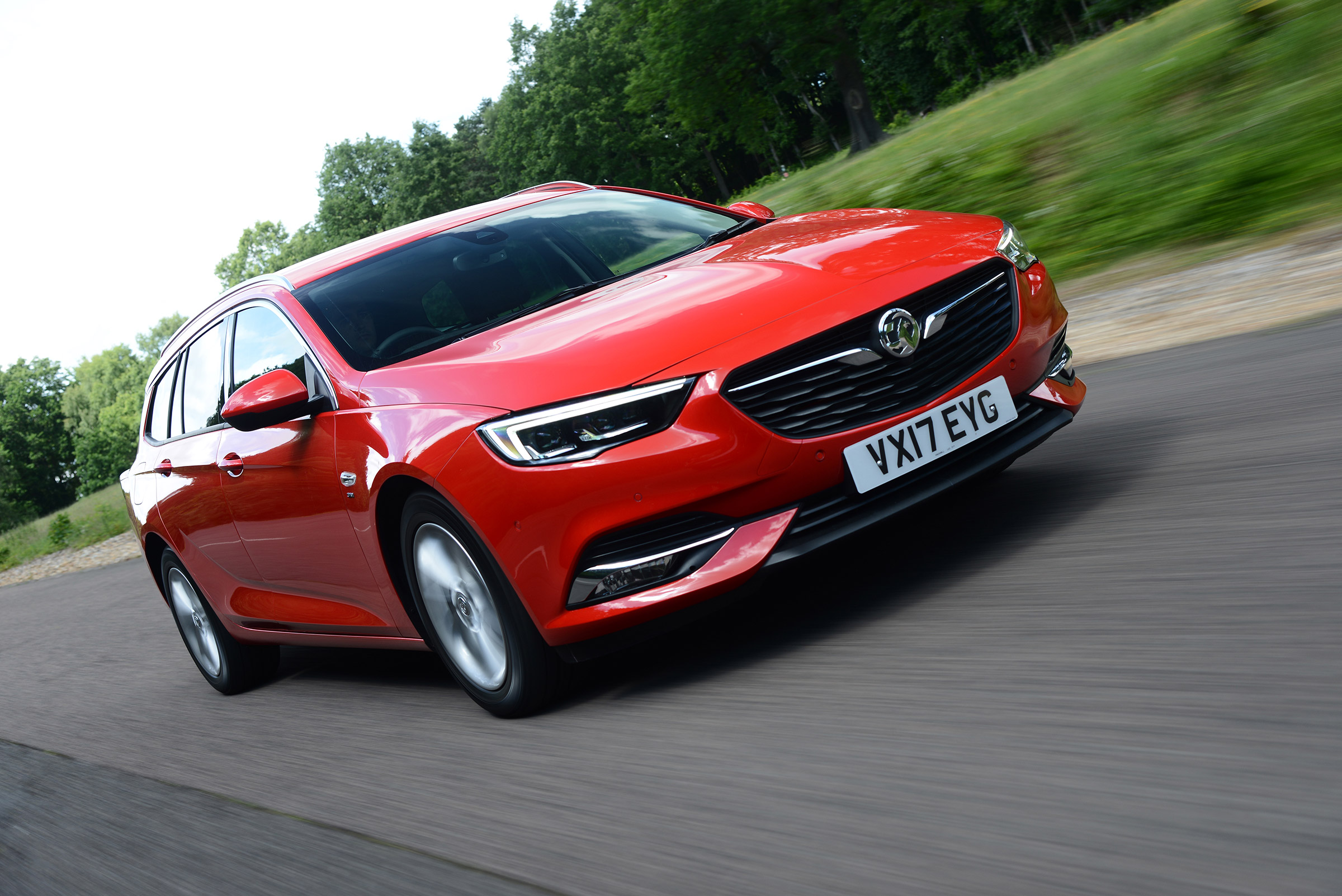 Vauxhall Insignia Sports Tourer - front action