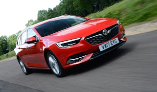 Vauxhall Insignia Sports Tourer - front action
