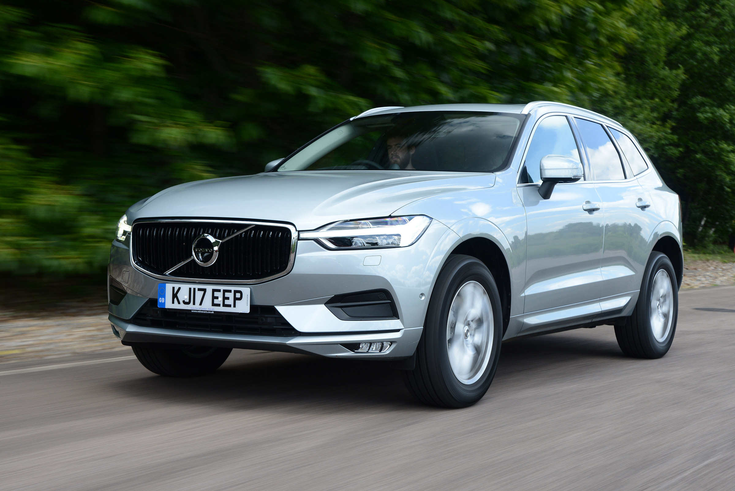 Volvo XC60 - front
