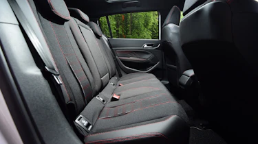 Peugeot 308 - rear seats