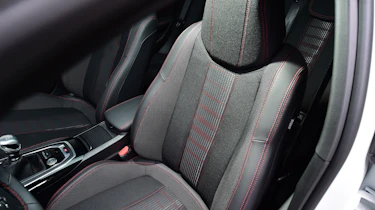 Peugeot 308 - front seat