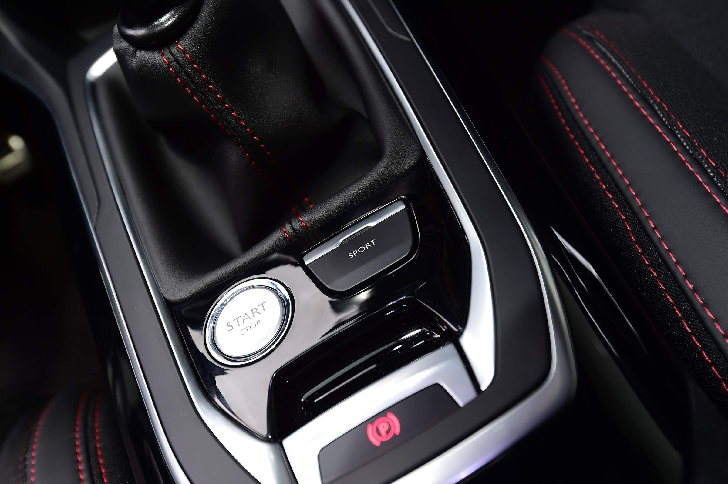 Peugeot 308 - centre console