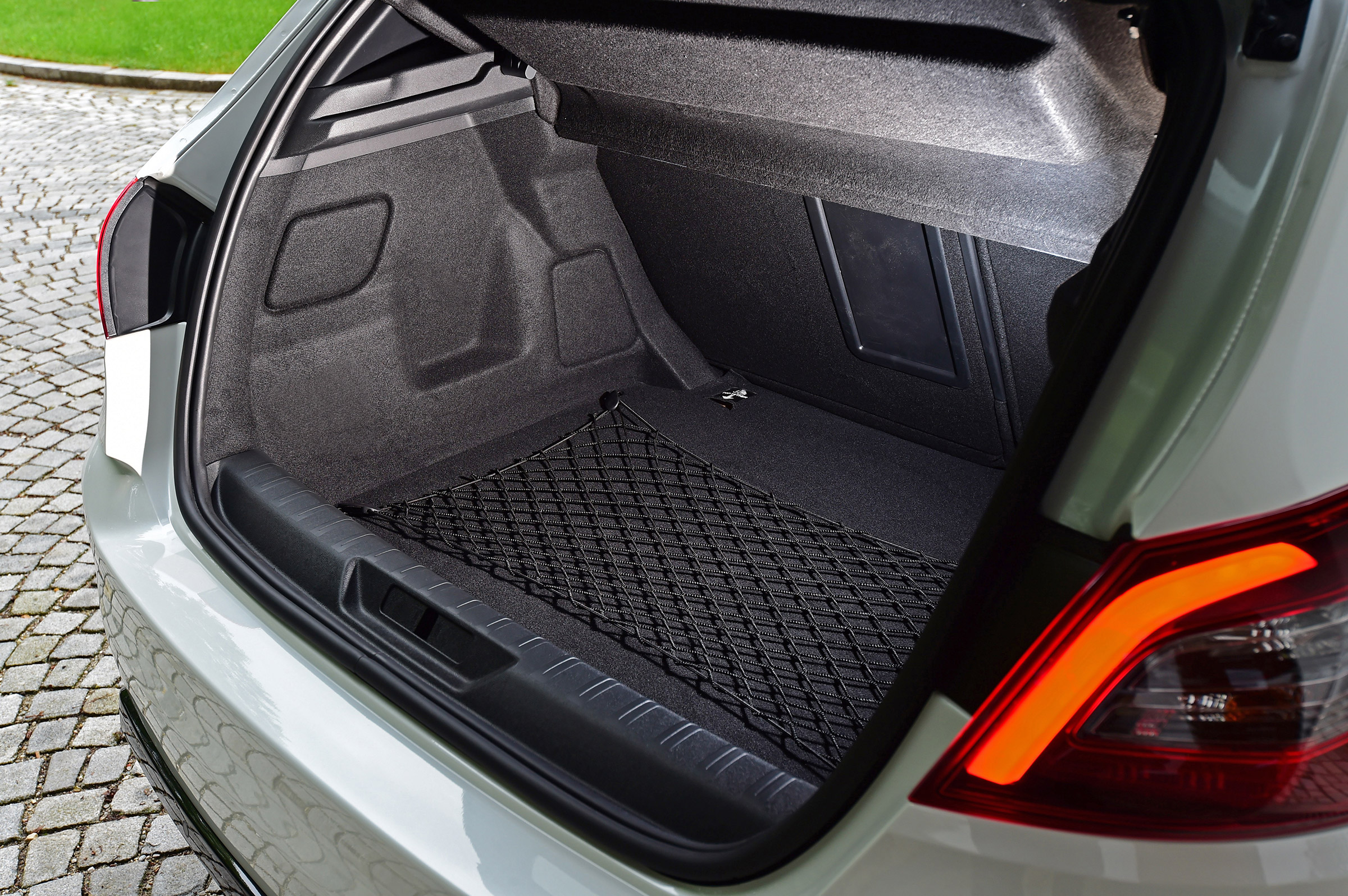 Peugeot 308 - boot