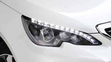 Peugeot 308 - front light