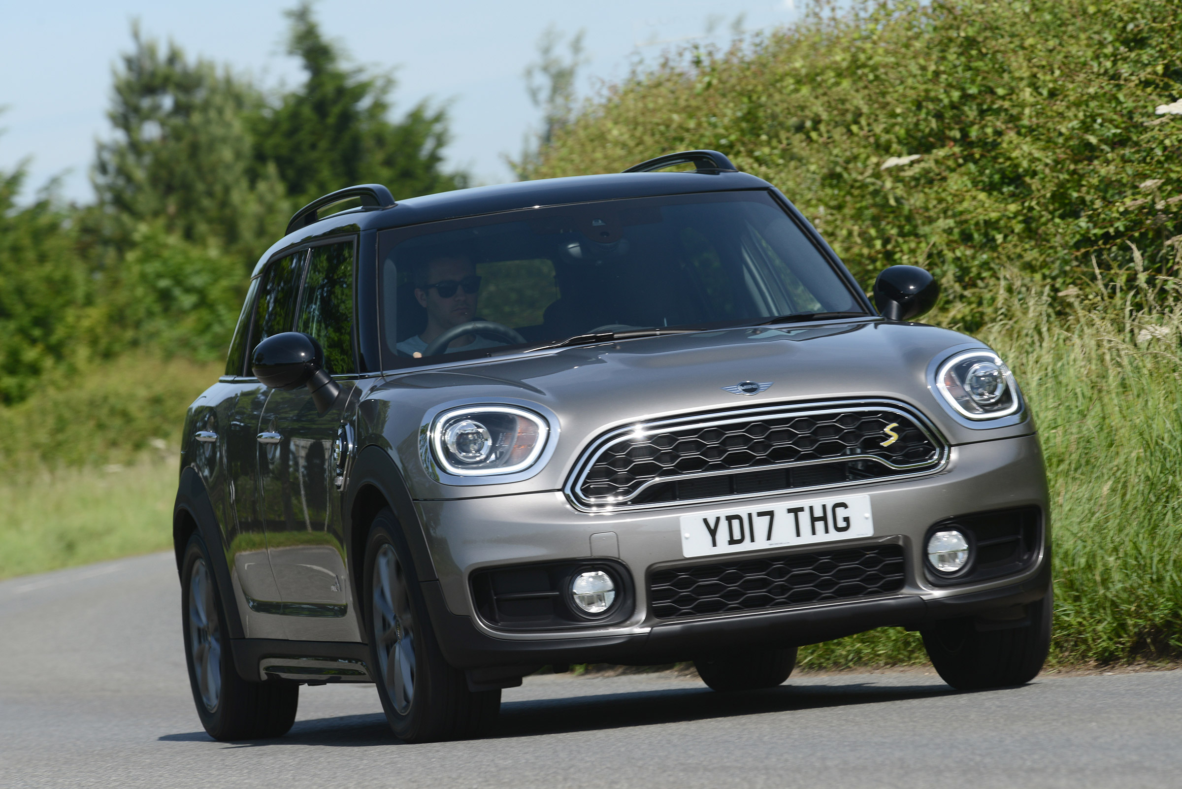 MINI Countryman S E plug-in hybrid - front action
