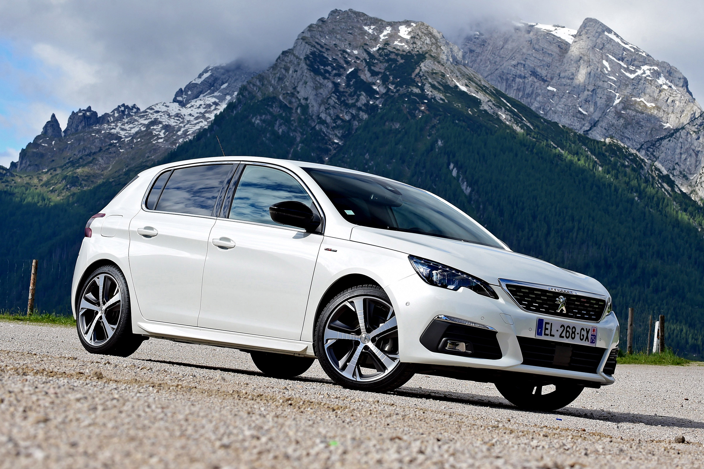 Peugeot 308 - front static