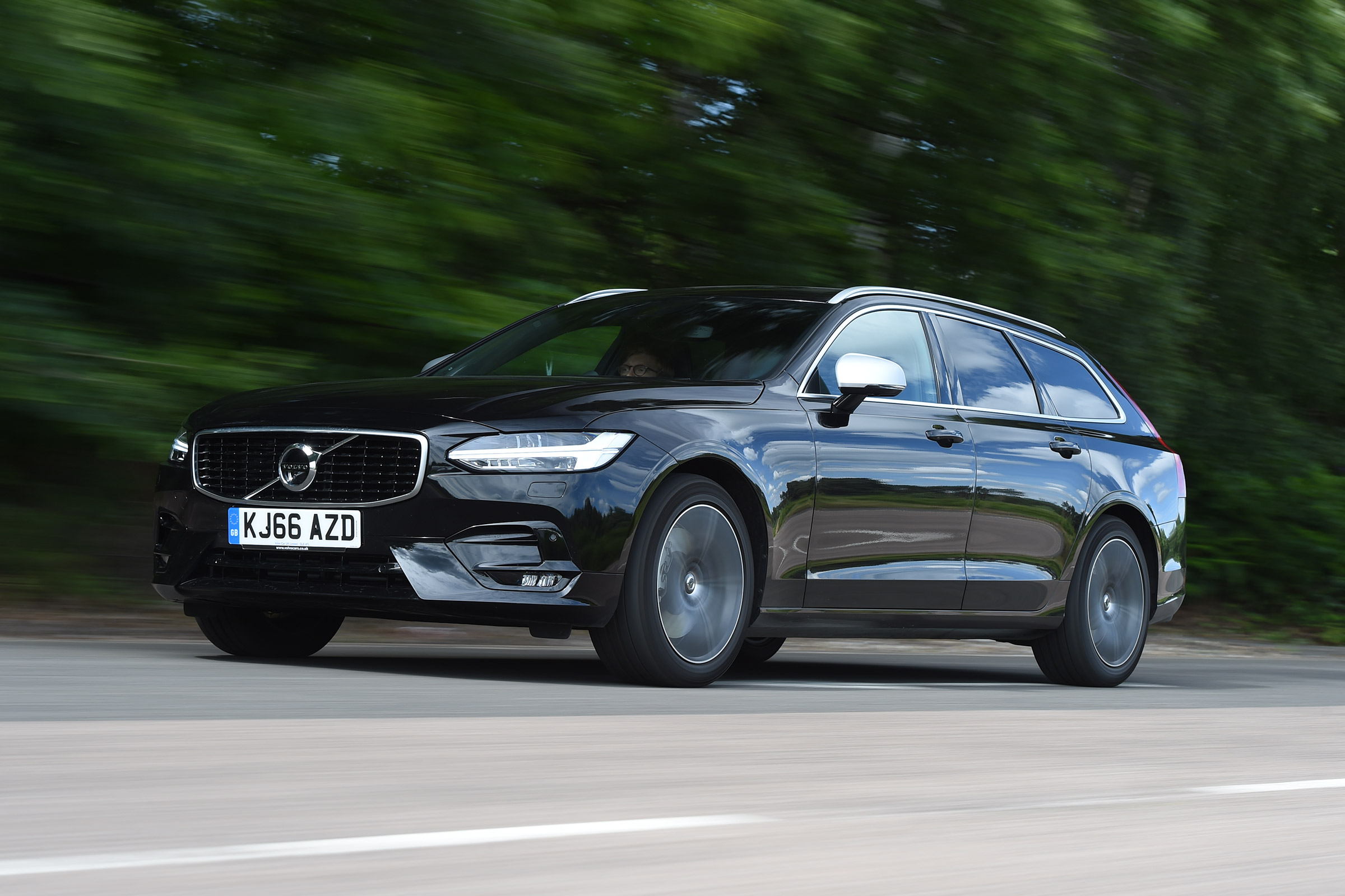 Volvo V90 - front
