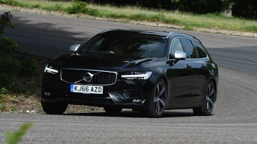 Volvo V90 - front cornering