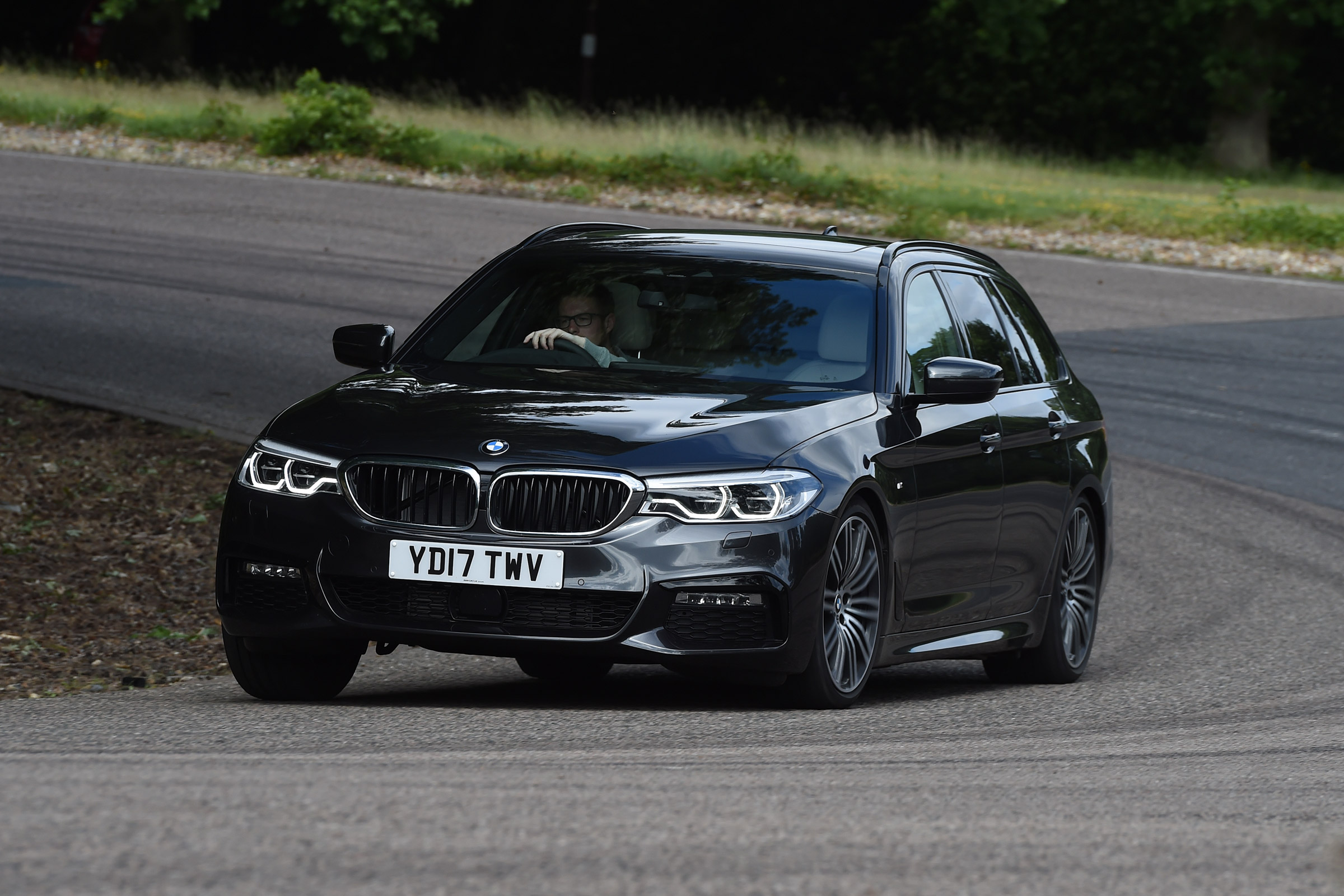 BMW 5 Series Touring - front cornering