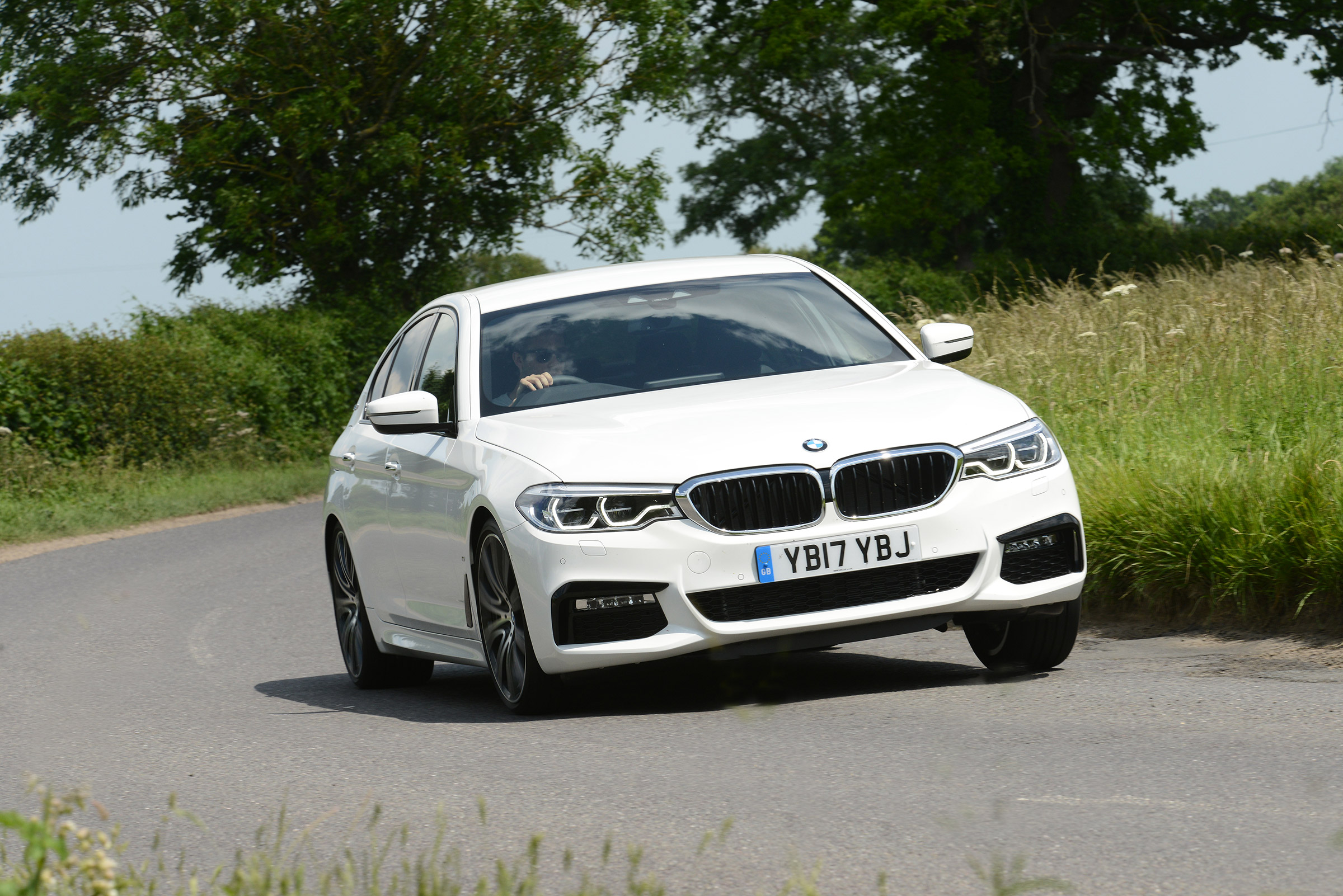 BMW 530e - front cornering