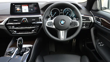 BMW 530e - dash