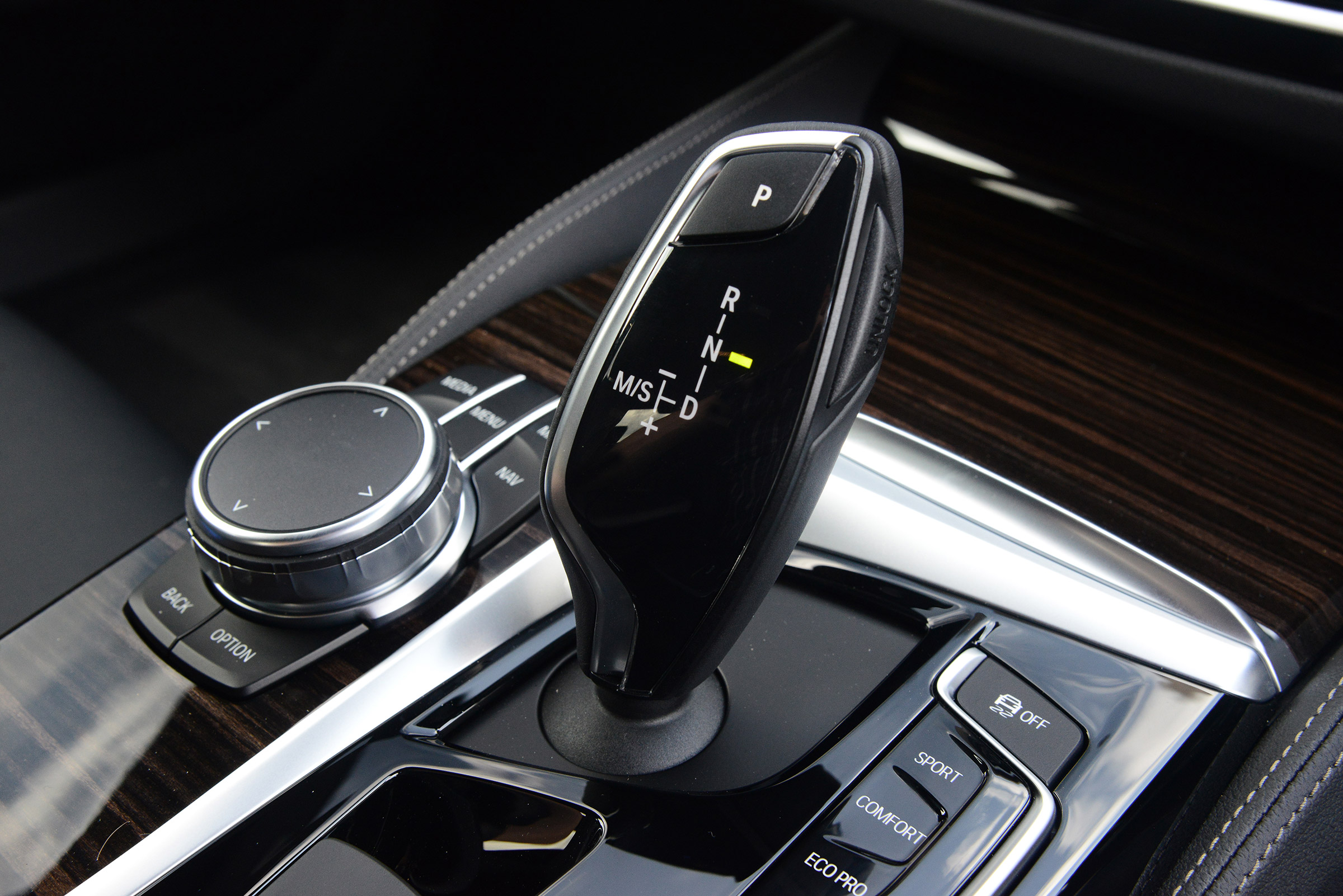 BMW 530e - transmission