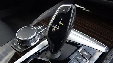 BMW 530e - transmission