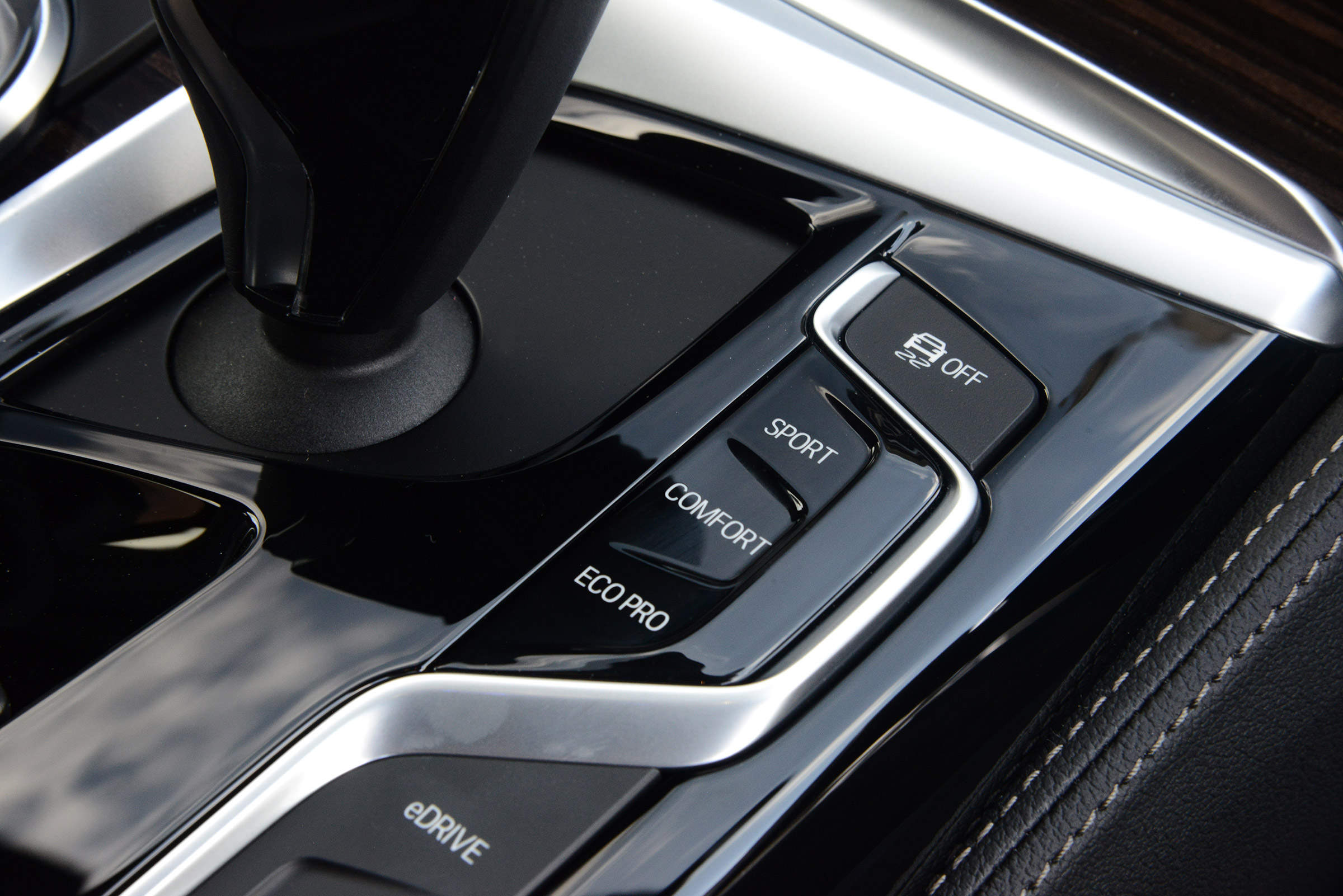 BMW 530e - buttons