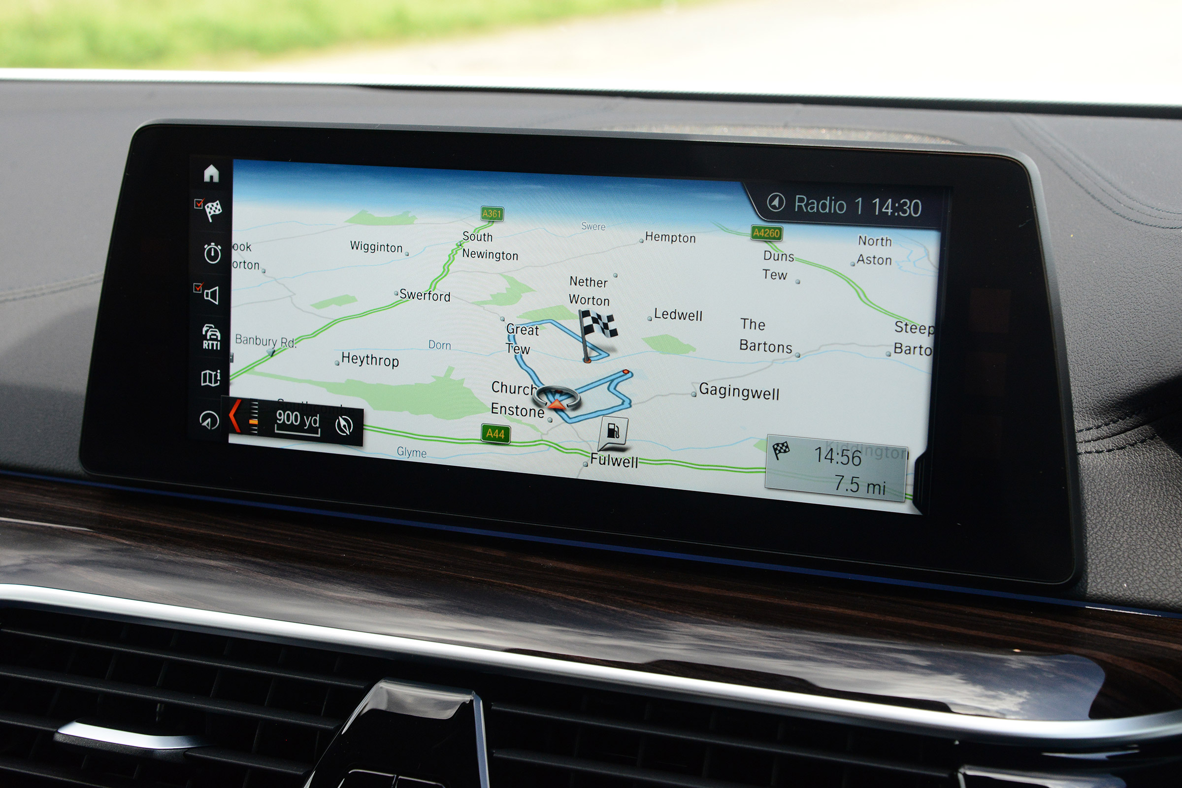 BMW 530e - sat-nav