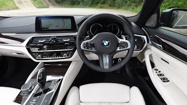 BMW 5 Series Touring - dash